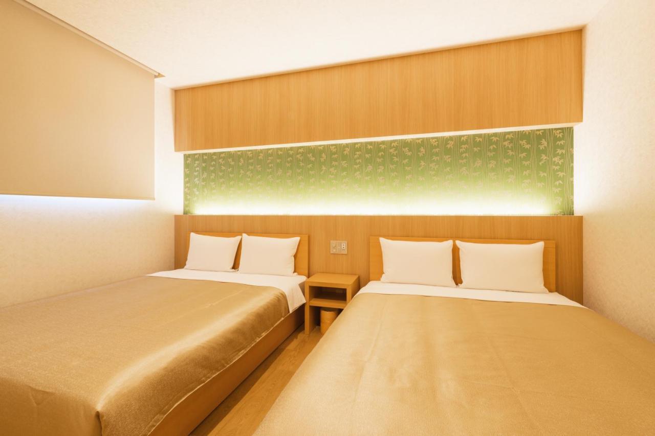 Grand Base Hakata Gofuku Aparthotel Fukuoka  Exterior photo